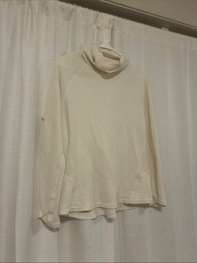 Kuhl Cream Waffle Knit Turtleneck Sweater